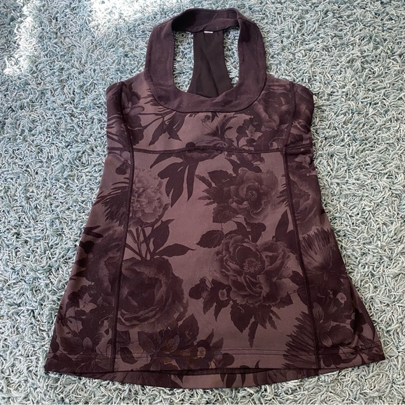 Lululemon 🍋 Scoop Neck Tank Lion BriskBloom Black - Picture 4 of 16